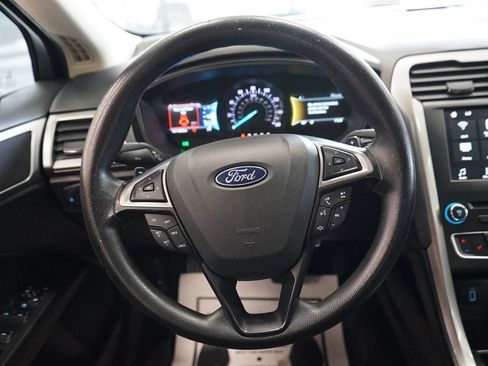 Used 2018 Ford Fusion SE w/ Fusion SE Technology Package FWD image 29