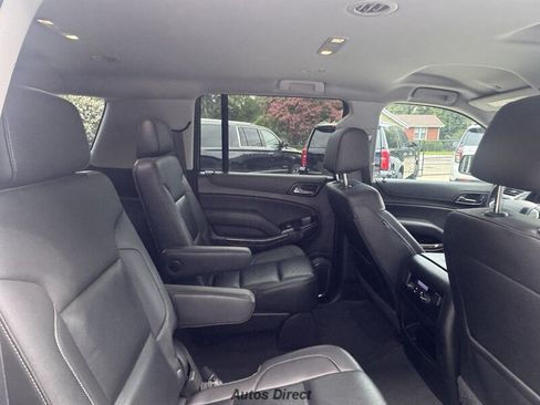 Used 2019 Chevrolet Suburban LT w/ Luxury Package RWD image 30