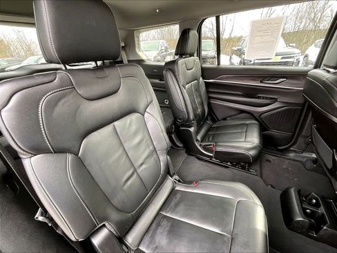 Used 2023 Jeep Grand Cherokee L Limited image 15