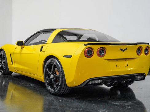 Used 2006 Chevrolet Corvette Coupe w/ Preferred Equipment Group image 11