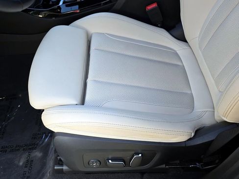 Used 2024 BMW X3 sDrive30i w/ Convenience Package w/ZPA RWD image 18