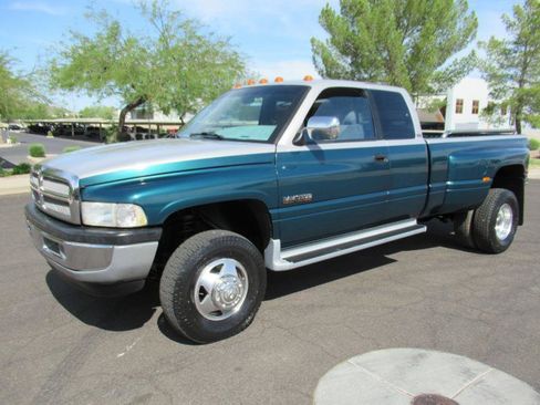 Used 1997 Dodge Ram 3500 Truck 4x4 Club Cab image 2