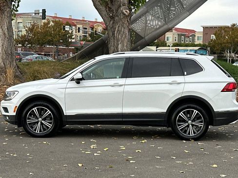 Used 2018 Volkswagen Tiguan SEL w/ 3rd Row Seat Package image 7