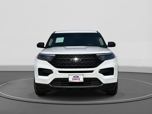 Certified 2021 Ford Explorer Base image 3