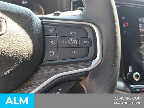 Used 2023 Jeep Wagoneer L Series II AWD/4WD image 24
