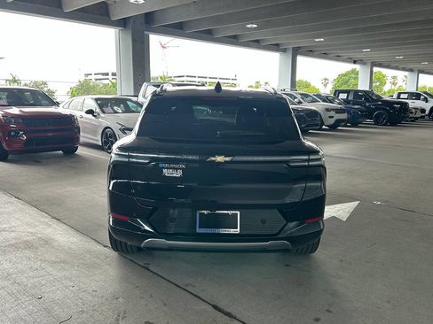 Used 2024 Chevrolet Equinox EV LT FWD image 4