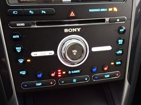 Used 2016 Ford Explorer Platinum image 19