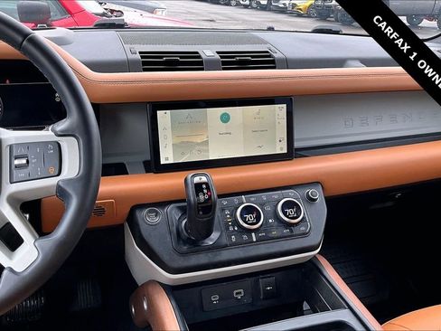 Used 2024 Land Rover Defender 110 S image 9