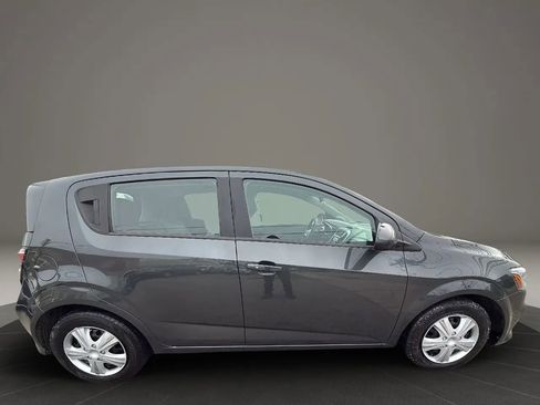 Used 2020 Chevrolet Sonic LT image 4