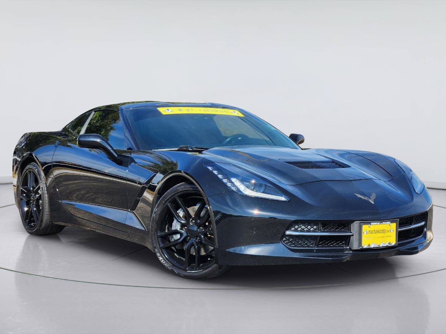 Used 2019 Chevrolet Corvette Stingray Coupe w/ 1LT RWD image 1