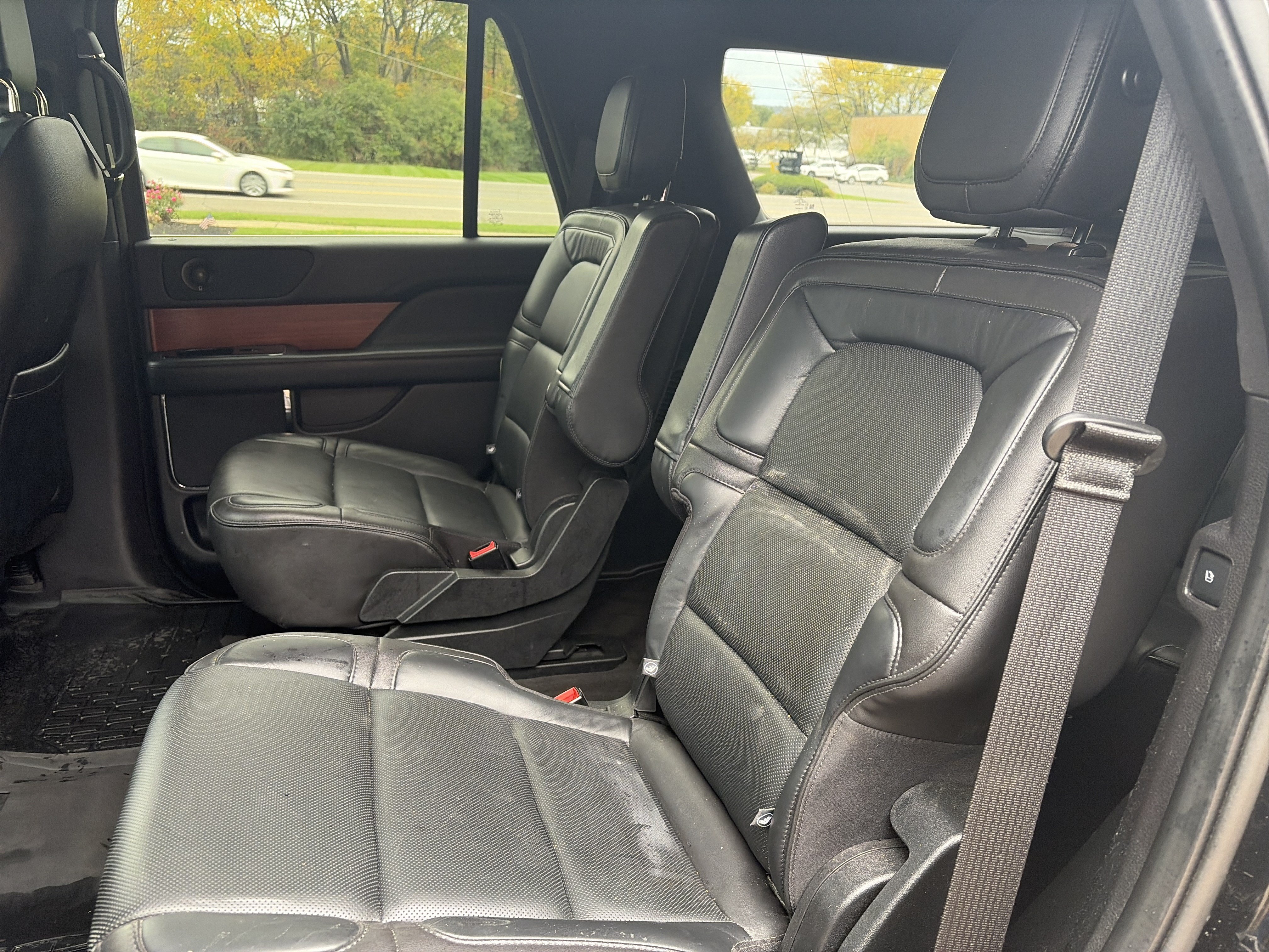 Used 2018 Lincoln Navigator Select AWD/4WD image 13