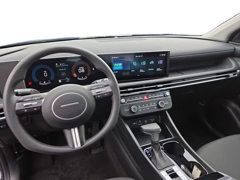 Used 2025 Hyundai Tucson SE image 10