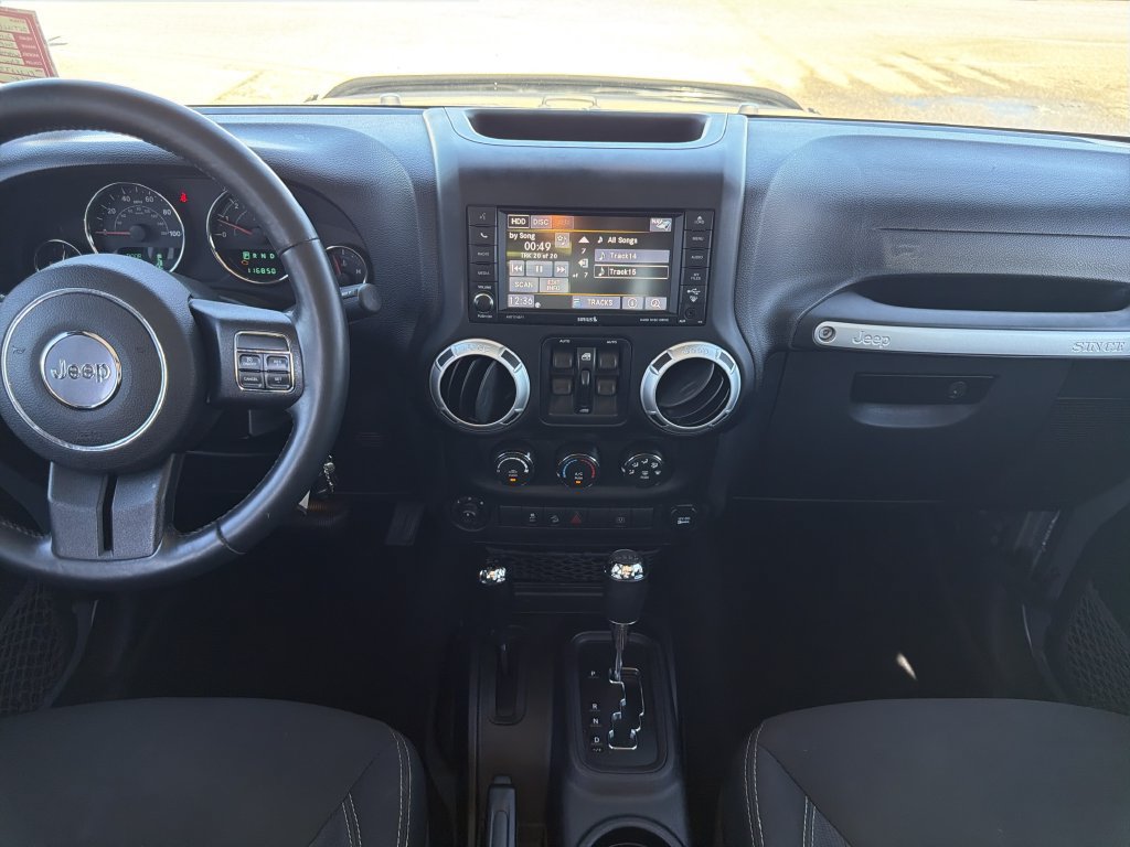 Used 2014 Jeep Wrangler Unlimited Sahara w/ Max Tow Package AWD/4WD image 13