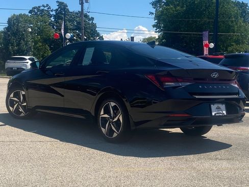 Used 2023 Hyundai Elantra SEL w/ Convenience Package FWD image 12