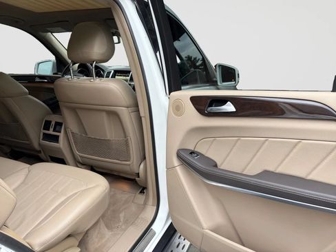 Used 2014 Mercedes-Benz GL 450 4MATIC image 18