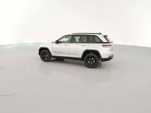 New 2025 Jeep Grand Cherokee Limited w/ Black Appearance Package image 7
