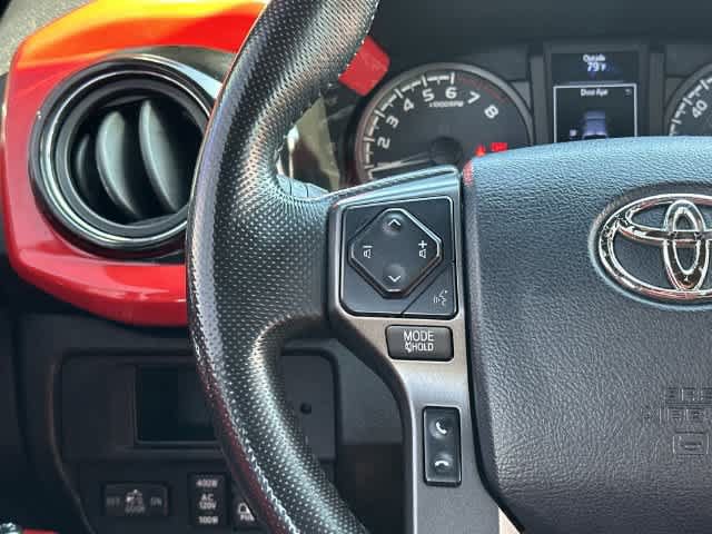 Used 2017 Toyota Tacoma TRD Sport w/ Premium & Technology Package AWD/4WD image 9