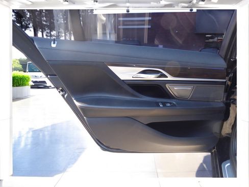 Used 2020 BMW 740i xDrive w/ Cold Weather Package image 21