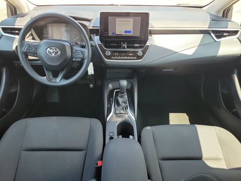 Used 2025 Toyota Corolla LE FWD image 11