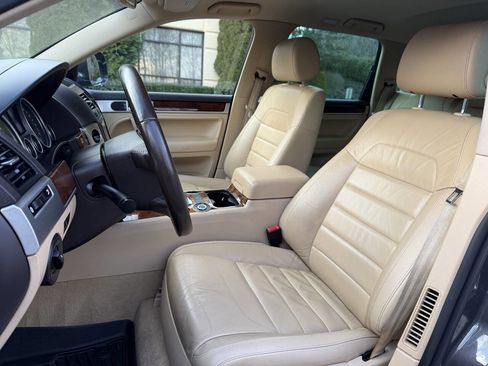 Used 2008 Volkswagen Touareg V6 image 9