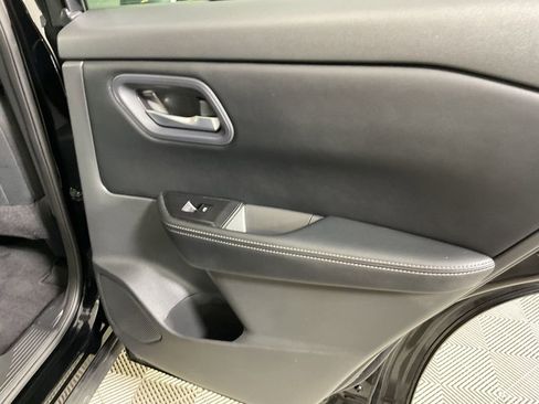 Used 2024 Nissan Rogue SV FWD image 21