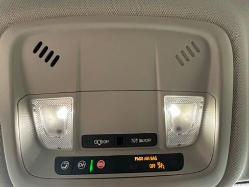 Used 2022 Chevrolet Malibu LT image 13