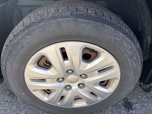 Used 2017 Dodge Journey SE image 6