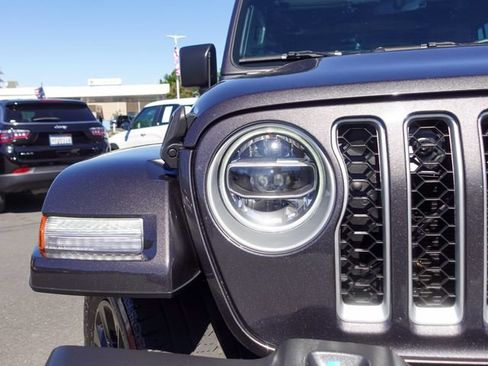 Used 2022 Jeep Wrangler Unlimited Sahara AWD/4WD image 3