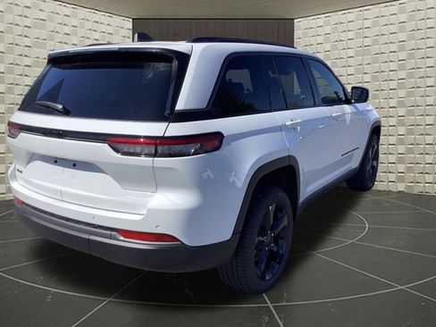 New 2026 Jeep Grand Cherokee Limited image 8