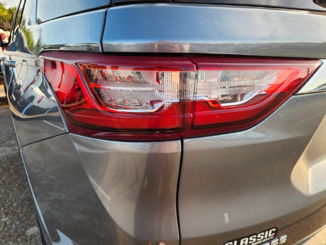 Used 2020 Chevrolet Traverse LT FWD image 7