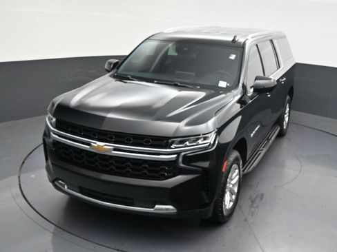 Used 2023 Chevrolet Suburban LS RWD image 23