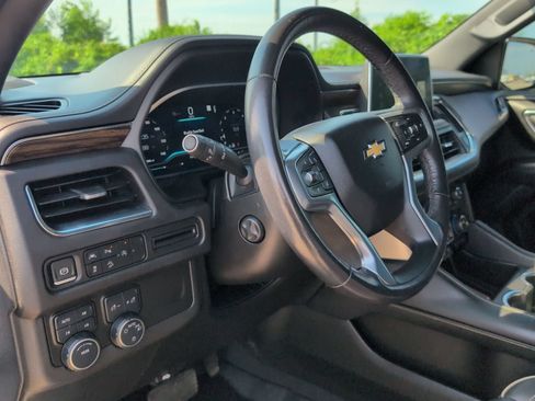 Used 2023 Chevrolet Suburban Premier AWD/4WD image 11