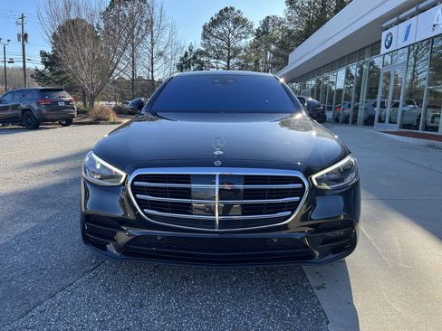 Used 2022 Mercedes-Benz S 580 4MATIC Sedan image 3