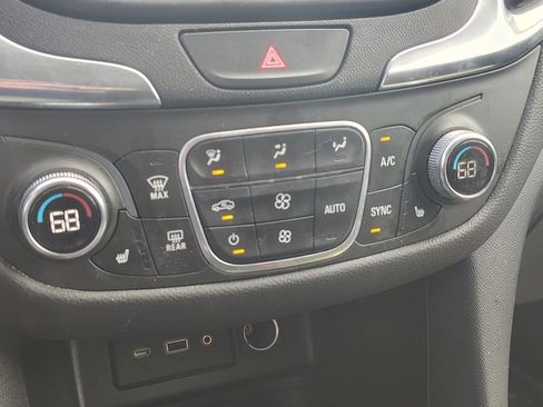 Used 2021 Chevrolet Equinox LT AWD/4WD image 15