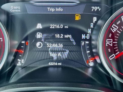 Used 2022 Dodge Challenger SXT RWD image 8