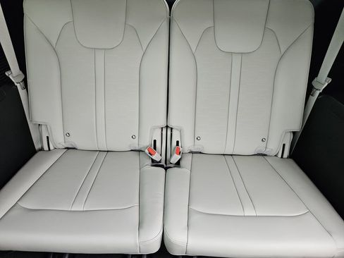 New 2026 Kia Sorento S w/ S Panoramic Sunroof Package FWD image 23
