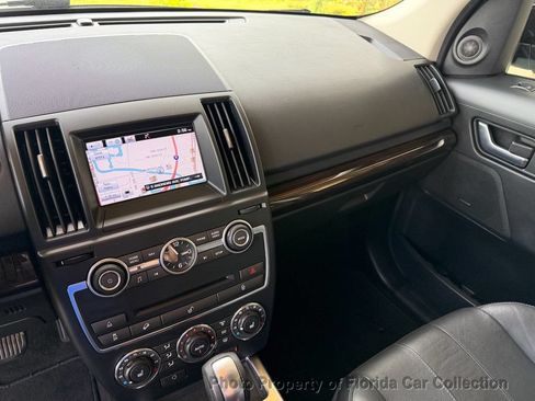 Used 2014 Land Rover LR2 AWD/4WD image 38