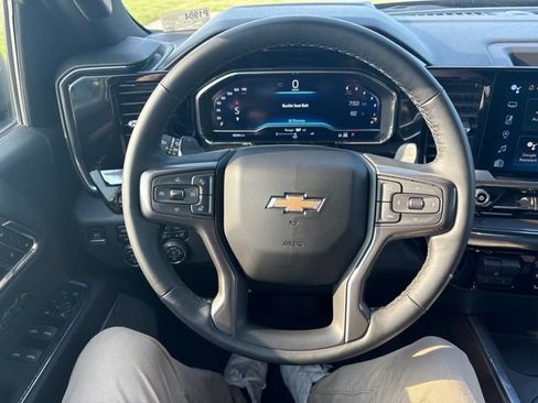 Used 2024 Chevrolet Silverado 1500 High Country w/ Technology Package AWD/4WD image 32