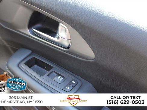Used 2025 Chrysler Pacifica Select FWD image 20