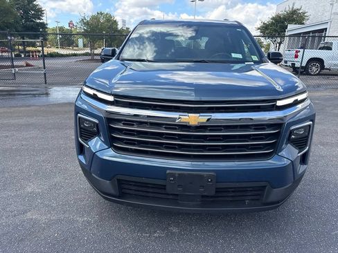 Used 2025 Chevrolet Traverse LT AWD/4WD image 9