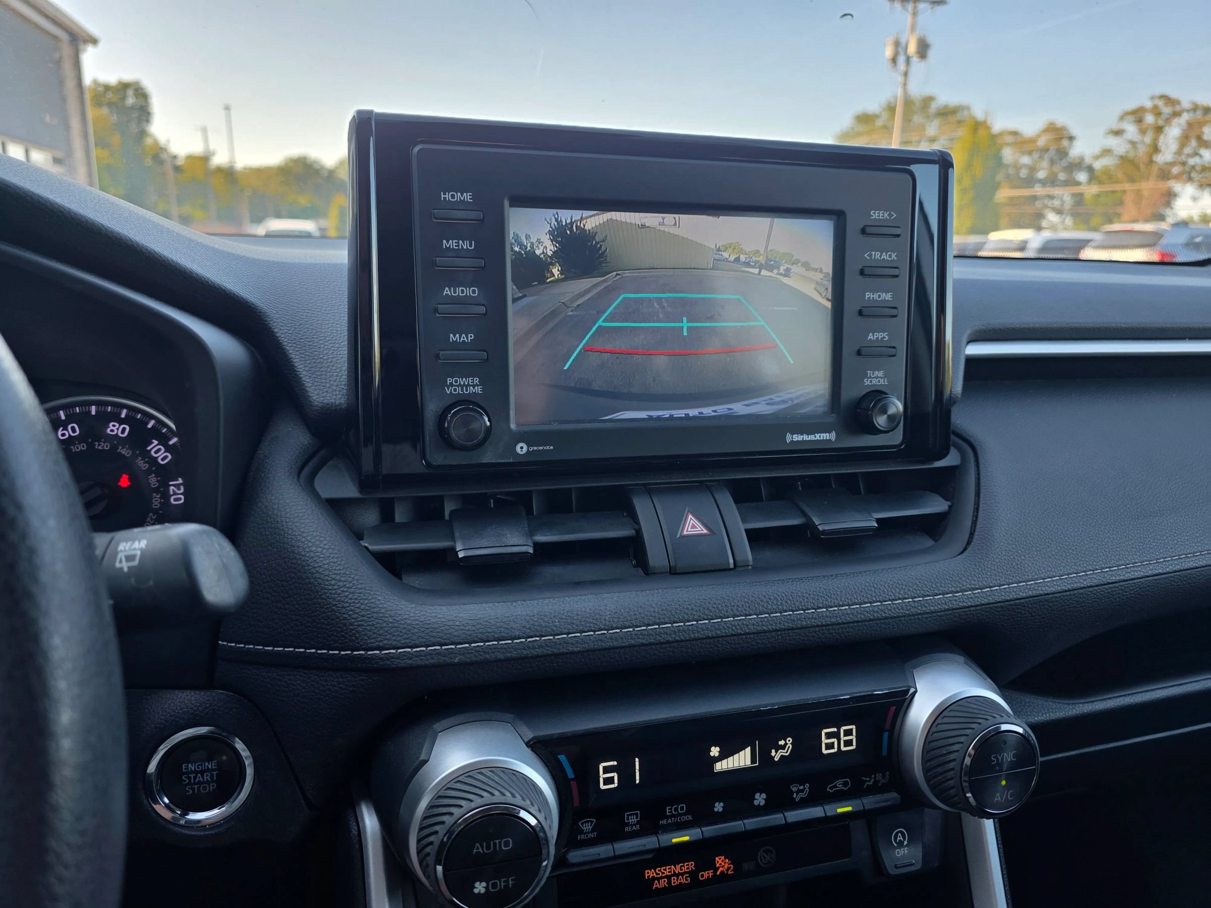 Used 2021 Toyota RAV4 XLE w/ Convenience Package FWD image 17
