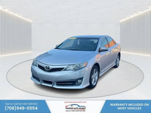 Used 2012 Toyota Camry SE FWD image 1