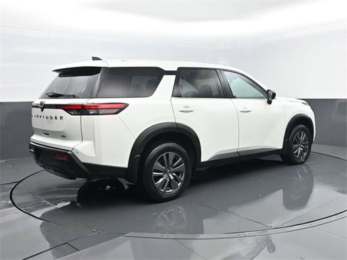 Used 2024 Nissan Pathfinder S image 22