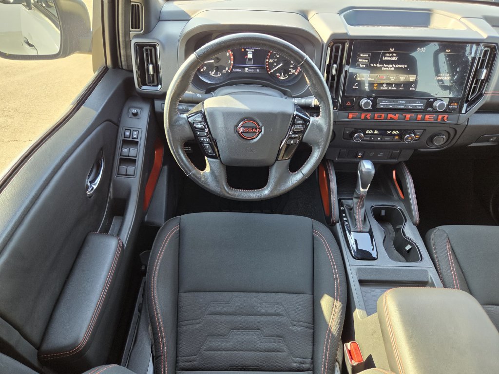 Used 2025 Nissan Frontier Pro-X RWD image 13