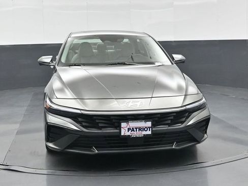 Used 2024 Hyundai Elantra Limited FWD image 9