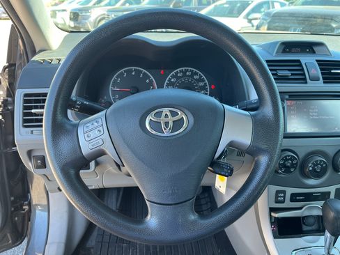 Used 2013 Toyota Corolla LE FWD image 18