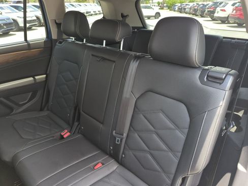 Certified 2026 Volkswagen Atlas SE FWD image 30