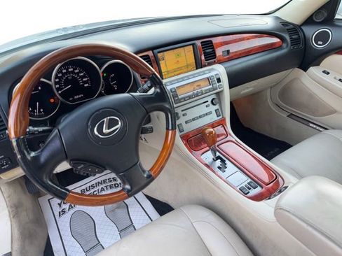 Used 2010 Lexus SC 430 Convertible image 12