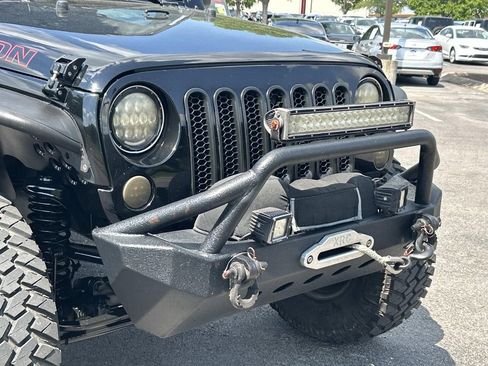 Used 2015 Jeep Wrangler Unlimited Rubicon AWD/4WD image 12
