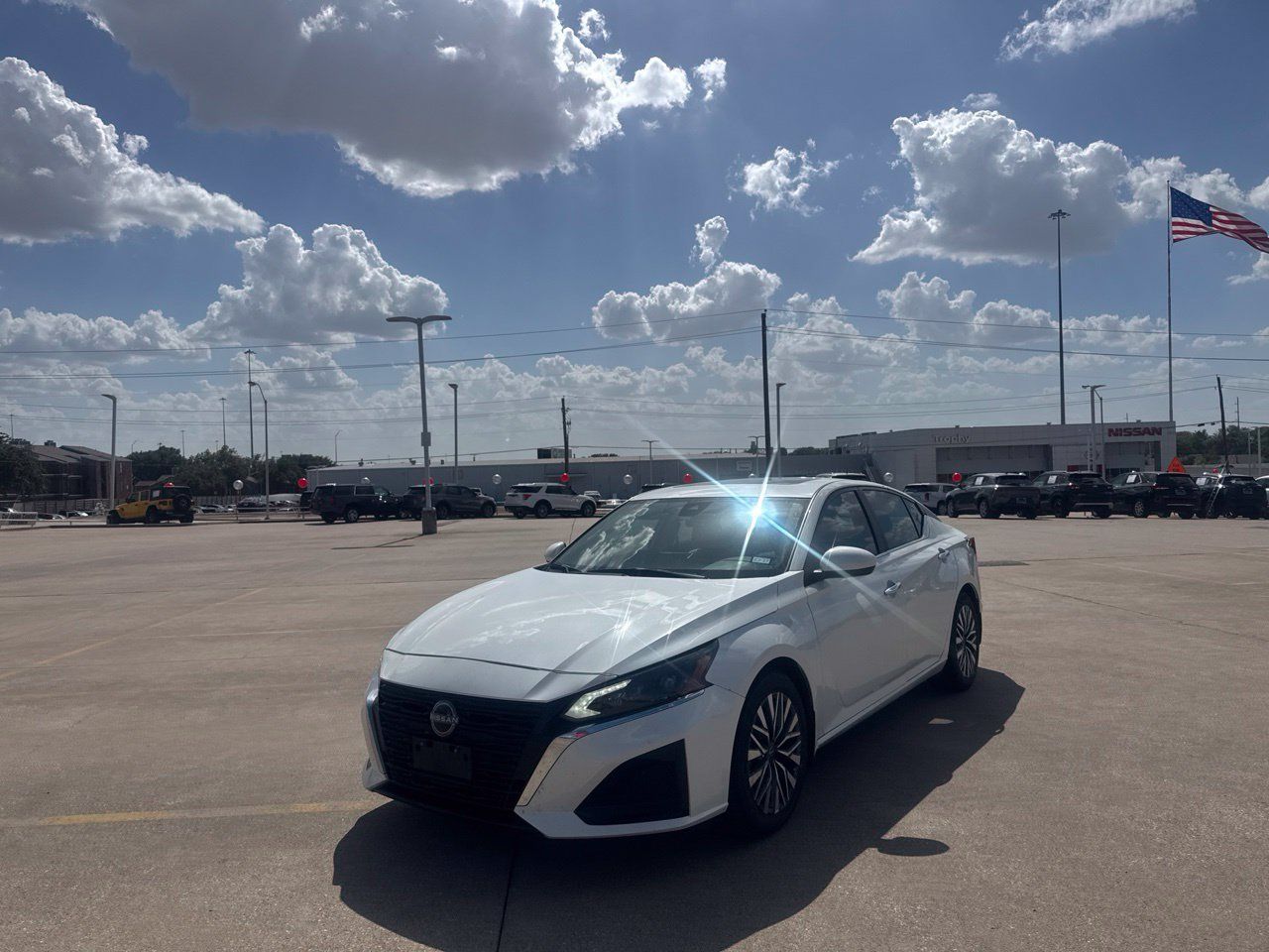 Certified 2024 Nissan Altima 2.5 SV w/ SV Premium Package FWD image 8